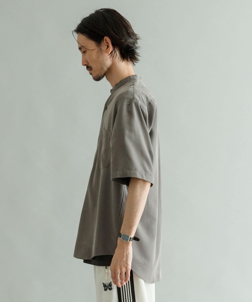 URBAN RESEARCH（アーバンリサーチ）の「『Sサイズあり』パウダーポプリンショートスリーブバンドカラーシャツ（シャツ/ブラウス・メンズ・ブルー/ミント/ブラウン/チャコールグレー・LARGE/MEDIUM/SMALL）」の20枚目の写真