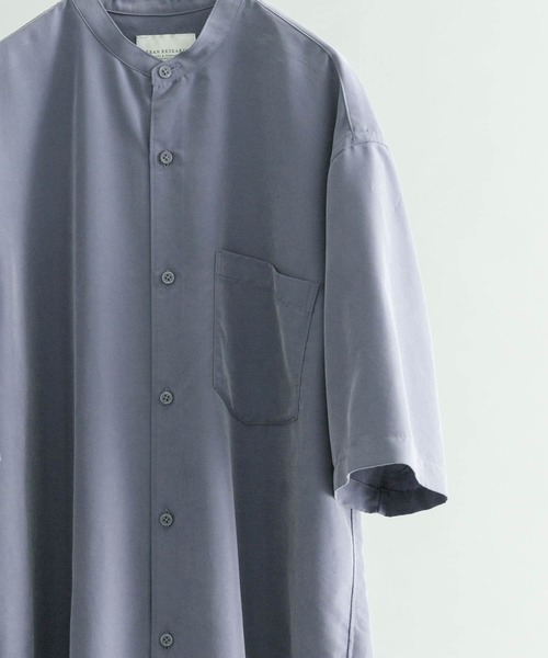 URBAN RESEARCH（アーバンリサーチ）の「『Sサイズあり』パウダーポプリンショートスリーブバンドカラーシャツ（シャツ/ブラウス・メンズ・ブルー/ミント/ブラウン/チャコールグレー・LARGE/MEDIUM/SMALL）」の22枚目の写真