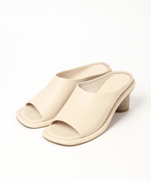 LEPSIM（レプシィム）の「スクエアヒールサンダル【jours heureux】　961047（サンダル・レディース・オフホワイト/ブラック/ライトベージュ・MEDIUM/LARGE）」の16枚目の写真
