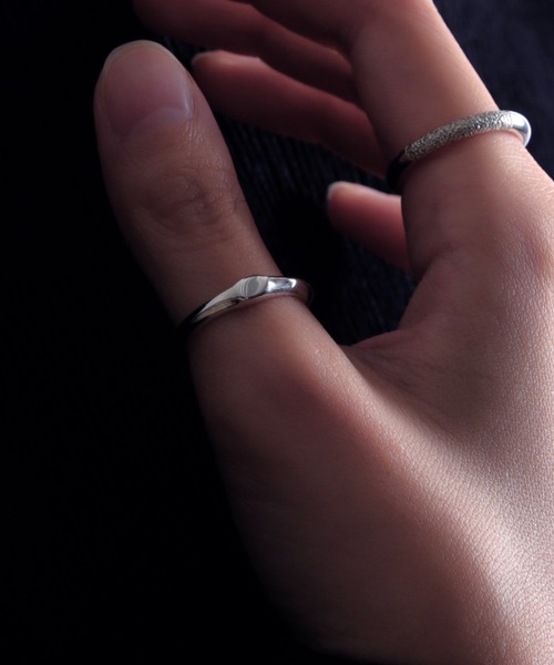 YArKA（ヤーカ）の「【YArKA/ヤーカ】little nuance signet design ring [hanc] / ニュアンスミニシグネットリング（リング・メンズ・シルバー/ゴールド・#5/#7/#9/#13/#17/#19/#11/#15/#21/#3）」の14枚目の写真