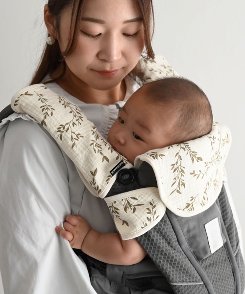 PUPPAPUPO(プッパプーポ)の「抱っこ紐カバー(抱っこ紐/ベルトカバー/スリング・キッズ・アイボリー/ブラウン/イエロー/ホワイト系その他2/ブラウン系その他2/ピンク系その他/ブラウン系その他/ホワイト系その他・FREE)」の1枚目の写真