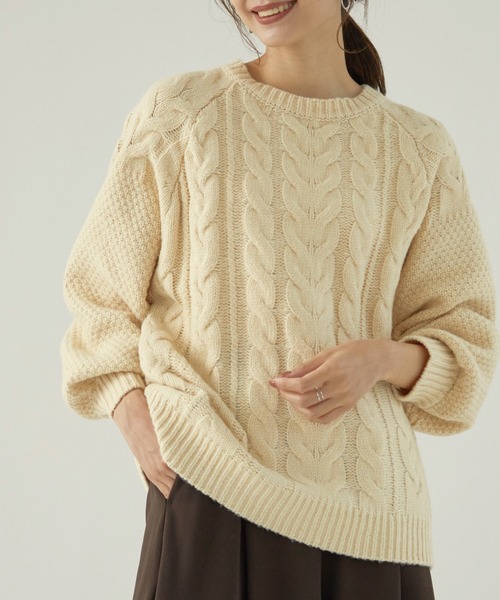 for/c(フォーシー)の「ケーブル編みゆるニットプルオーバー【サスティナブル】(ニット/セーター・レディース・ベージュ/アイボリー/グレー・M/L)」の1枚目の写真