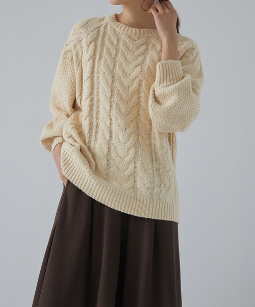 for/c(フォーシー)の「ケーブル編みゆるニットプルオーバー【サスティナブル】(ニット/セーター・レディース・ベージュ/アイボリー/グレー・M/L)」の18枚目の写真