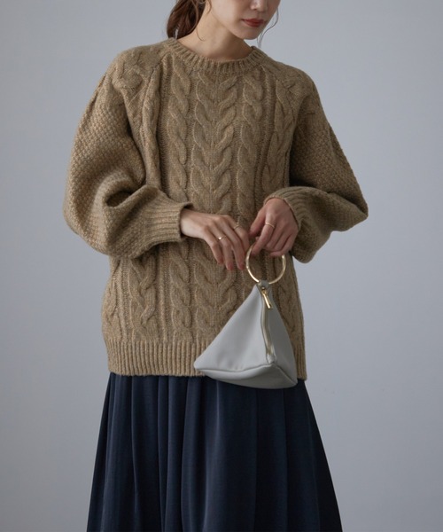 for/c(フォーシー)の「ケーブル編みゆるニットプルオーバー【サスティナブル】(ニット/セーター・レディース・ベージュ/アイボリー/グレー・M/L)」の19枚目の写真