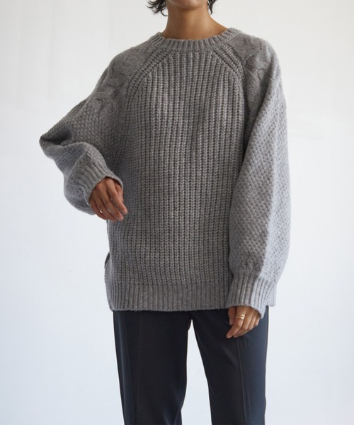 for/c(フォーシー)の「ケーブル編みゆるニットプルオーバー【サスティナブル】(ニット/セーター・レディース・ベージュ/アイボリー/グレー・M/L)」の20枚目の写真