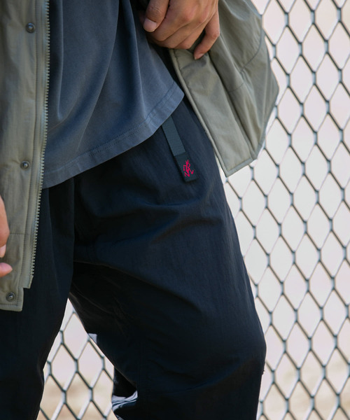 EKAL（エカル）の「『撥水』『別注』GRAMICCI　デュアラブルナイロンパンツ（その他パンツ・メンズ・ブラック/カーキ・SMALL/MEDIUM/LARGE）」の3枚目の写真