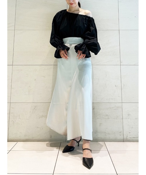 Stylevoice for xxx(スタイルヴォイスフォー)の「ナローシルエットサテンスカート(スカート・レディース・オフホワイト/ブルー/ブラウン・FREE)」の7枚目の写真