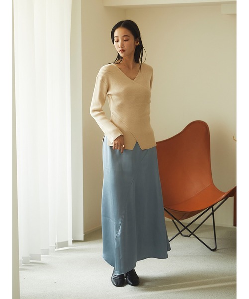 Stylevoice for xxx(スタイルヴォイスフォー)の「ナローシルエットサテンスカート(スカート・レディース・オフホワイト/ブルー/ブラウン・FREE)」の21枚目の写真