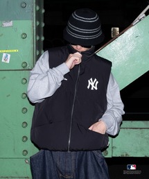 Perushu x MLB スタンドネック中綿ベストヤンキース　Lサイズ Perushu（ペルーシュ）の「Perushu × MLB スタンドネック中綿