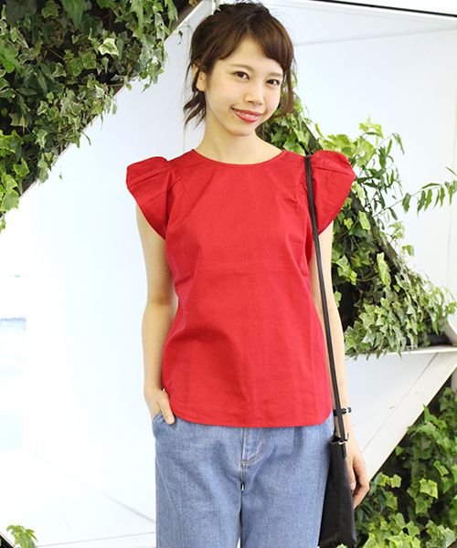 Kastane（カスタネ）の「【Kastane】袖ギャザーブラウス（シャツ/ブラウス・レディース・カーキ/レッド/ブラック/アイボリー・FREE）」の4枚目の写真