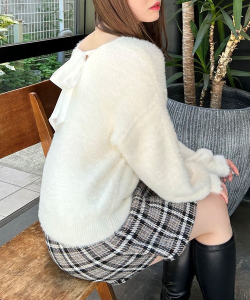 INGNI(イング)の「Backリボンフェザーヤーンニット(ニット/セーター・レディース・ライトグレー/ピンク/ブラック/オフホワイト・M)」の12枚目の写真