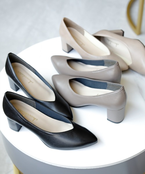 晴雨兼用 アーモンドトゥ Vカット ストレッチパンプス【日本製】（パンプス）｜chocolates（チョコラテス）