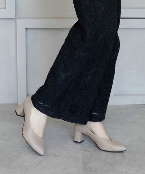 晴雨兼用 アーモンドトゥ Vカット ストレッチパンプス【日本製】（パンプス）｜chocolates（チョコラテス）