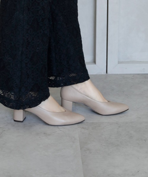 晴雨兼用 アーモンドトゥ Vカット ストレッチパンプス【日本製】（パンプス）｜chocolates（チョコラテス）