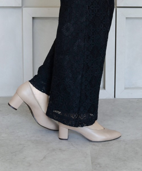 晴雨兼用 アーモンドトゥ Vカット ストレッチパンプス【日本製】（パンプス）｜chocolates（チョコラテス）