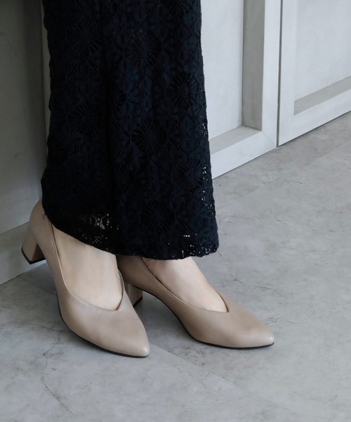 晴雨兼用 アーモンドトゥ Vカット ストレッチパンプス【日本製】（パンプス）｜chocolates（チョコラテス）