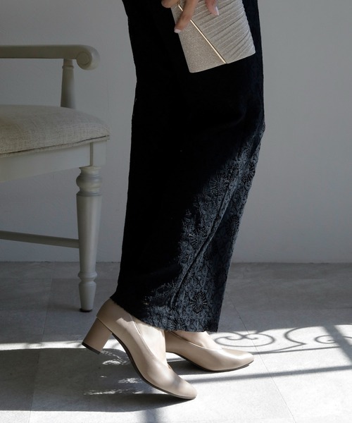 晴雨兼用 アーモンドトゥ Vカット ストレッチパンプス【日本製】（パンプス）｜chocolates（チョコラテス）