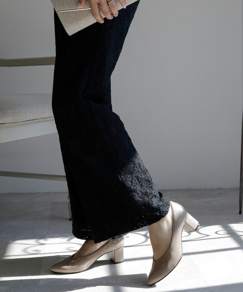 晴雨兼用 アーモンドトゥ Vカット ストレッチパンプス【日本製】（パンプス）｜chocolates（チョコラテス）