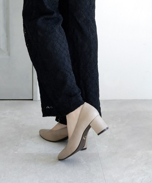 晴雨兼用 アーモンドトゥ Vカット ストレッチパンプス【日本製】（パンプス）｜chocolates（チョコラテス）