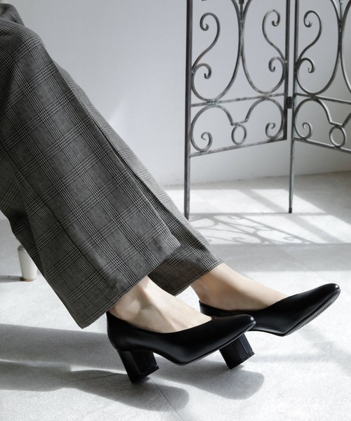 晴雨兼用 アーモンドトゥ Vカット ストレッチパンプス【日本製】（パンプス）｜chocolates（チョコラテス）