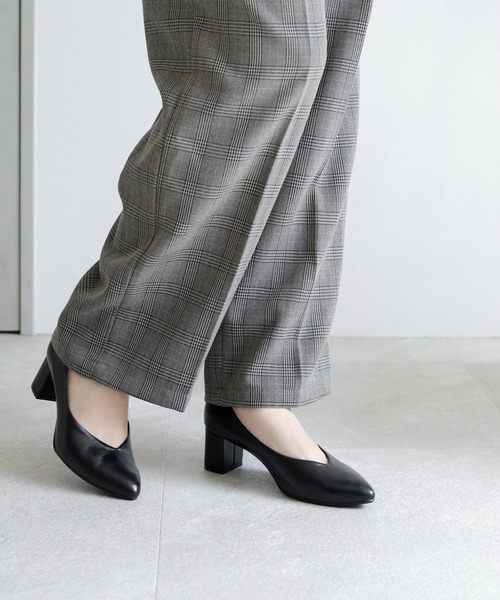 晴雨兼用 アーモンドトゥ Vカット ストレッチパンプス【日本製】（パンプス）｜chocolates（チョコラテス）