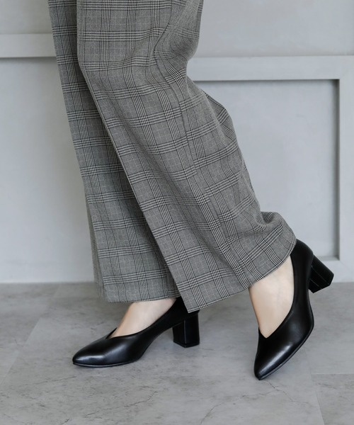 晴雨兼用 アーモンドトゥ Vカット ストレッチパンプス【日本製】（パンプス）｜chocolates（チョコラテス）