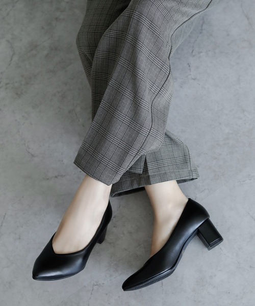 晴雨兼用 アーモンドトゥ Vカット ストレッチパンプス【日本製】（パンプス）｜chocolates（チョコラテス）