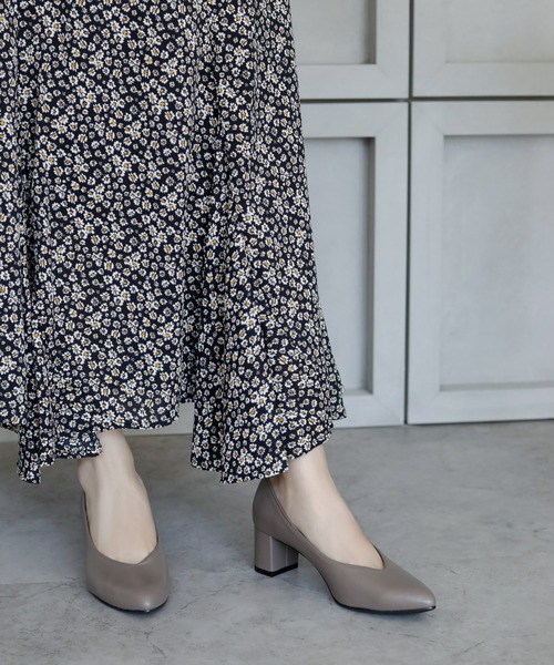 晴雨兼用 アーモンドトゥ Vカット ストレッチパンプス【日本製】（パンプス）｜chocolates（チョコラテス）