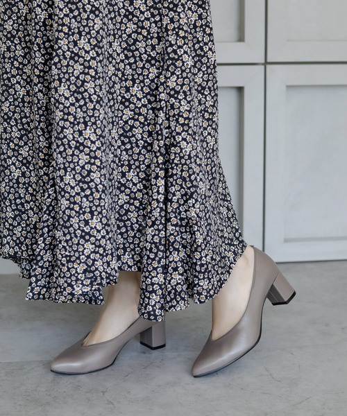 晴雨兼用 アーモンドトゥ Vカット ストレッチパンプス【日本製】（パンプス）｜chocolates（チョコラテス）