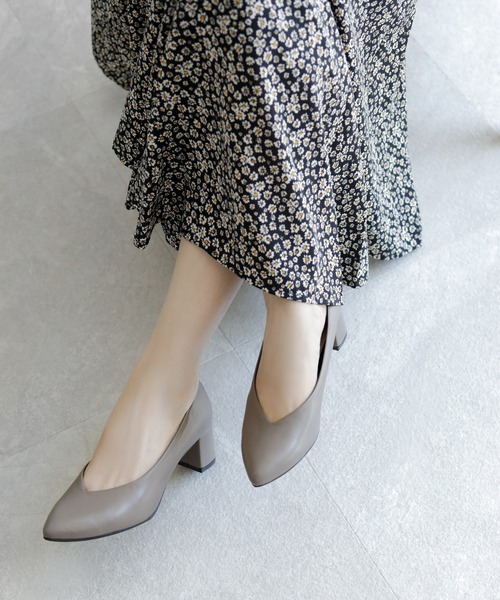 晴雨兼用 アーモンドトゥ Vカット ストレッチパンプス【日本製】（パンプス）｜chocolates（チョコラテス）