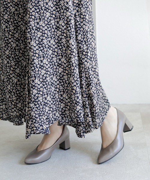 晴雨兼用 アーモンドトゥ Vカット ストレッチパンプス【日本製】（パンプス）｜chocolates（チョコラテス）