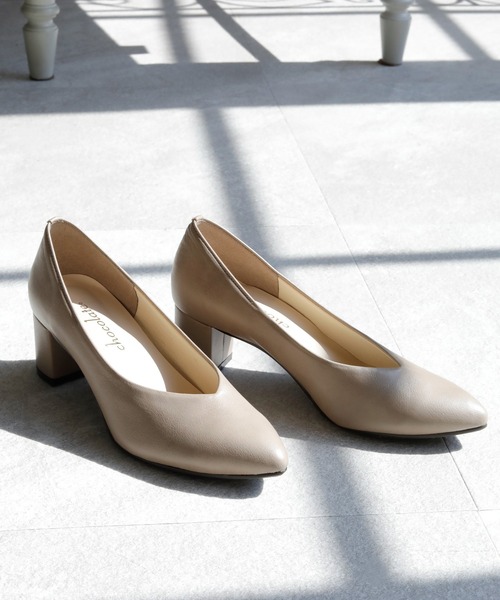 晴雨兼用 アーモンドトゥ Vカット ストレッチパンプス【日本製】（パンプス）｜chocolates（チョコラテス）