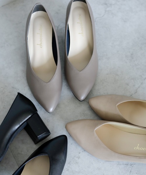 晴雨兼用 アーモンドトゥ Vカット ストレッチパンプス【日本製】（パンプス）｜chocolates（チョコラテス）