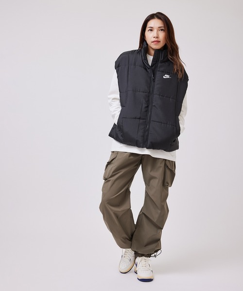 NIKE(ナイキ)の「【NIKE】ナイキ スポーツウェア クラシック ウィメンズ Therma-FIT ベスト(ダウンベスト・レディース・ブラック・M/S)」の14枚目の写真
