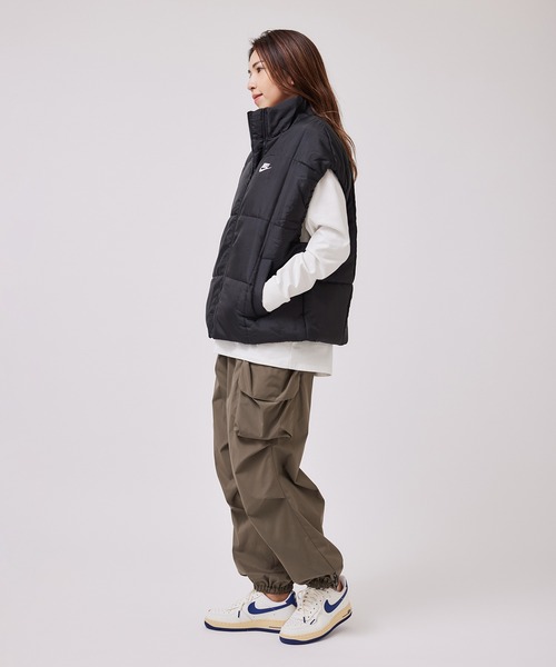 NIKE(ナイキ)の「【NIKE】ナイキ スポーツウェア クラシック ウィメンズ Therma-FIT ベスト(ダウンベスト・レディース・ブラック・M/S)」の9枚目の写真