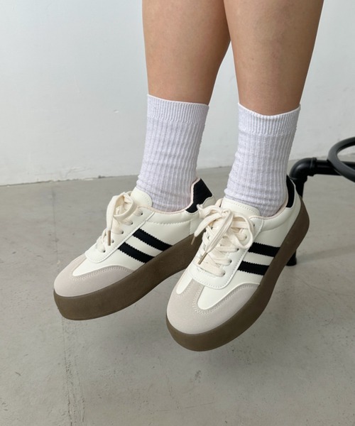 CLEA(クレア)の「ダブルライン厚底ジャーマンスニーカー(スニーカー・レディース・ブラック/アイボリー/ホワイト/ブラック系その他・M/S/L/23.5cm/24.5cm)」の10枚目の写真