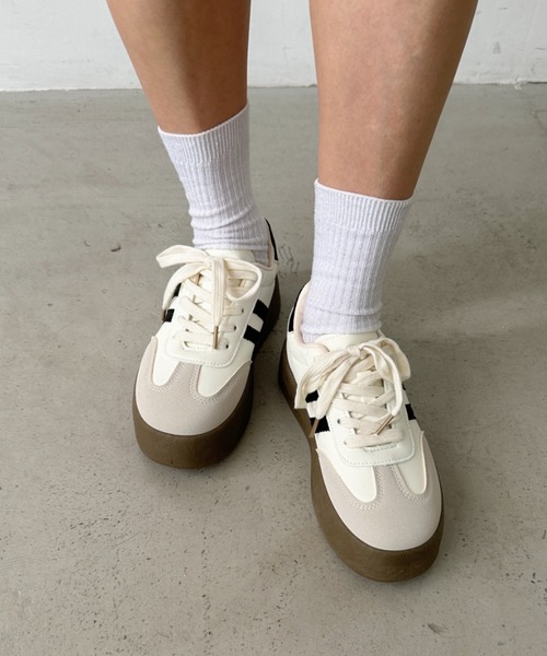 CLEA(クレア)の「ダブルライン厚底ジャーマンスニーカー(スニーカー・レディース・ブラック/アイボリー/ホワイト/ブラック系その他・M/S/L/23.5cm/24.5cm)」の8枚目の写真