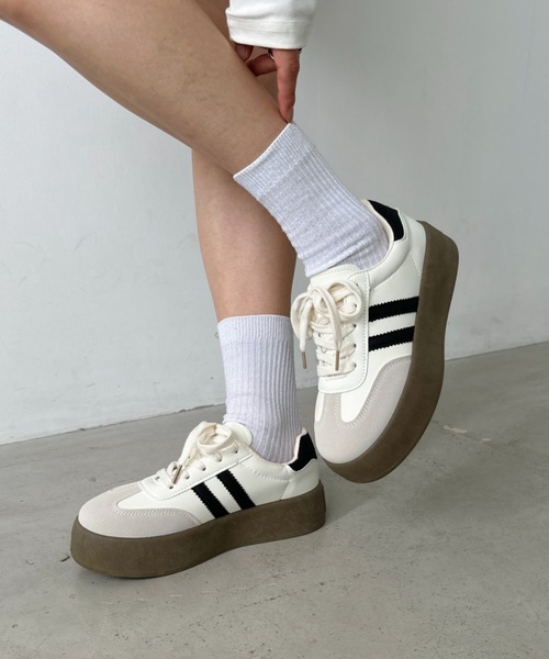 CLEA(クレア)の「ダブルライン厚底ジャーマンスニーカー(スニーカー・レディース・ブラック/アイボリー/ホワイト/ブラック系その他・M/S/L/23.5cm/24.5cm)」の7枚目の写真