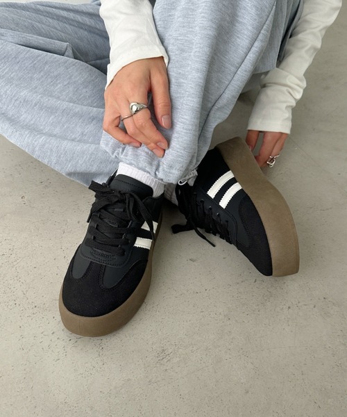 CLEA(クレア)の「ダブルライン厚底ジャーマンスニーカー(スニーカー・レディース・ブラック/アイボリー/ホワイト/ブラック系その他・M/S/L/23.5cm/24.5cm)」の15枚目の写真