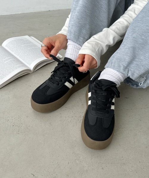 CLEA(クレア)の「ダブルライン厚底ジャーマンスニーカー(スニーカー・レディース・ブラック/アイボリー/ホワイト/ブラック系その他・M/S/L/23.5cm/24.5cm)」の14枚目の写真