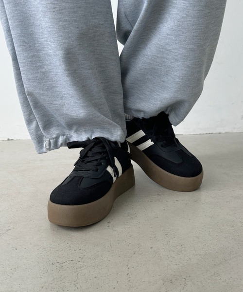 CLEA(クレア)の「ダブルライン厚底ジャーマンスニーカー(スニーカー・レディース・ブラック/アイボリー/ホワイト/ブラック系その他・M/S/L/23.5cm/24.5cm)」の13枚目の写真