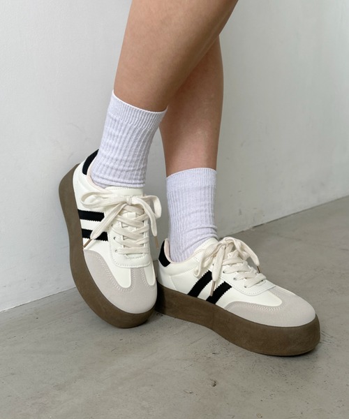 CLEA(クレア)の「ダブルライン厚底ジャーマンスニーカー(スニーカー・レディース・ブラック/アイボリー/ホワイト/ブラック系その他・M/S/L/23.5cm/24.5cm)」の6枚目の写真