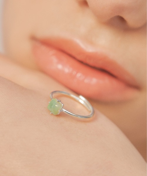 unsheer(アンシアー)の「gem stone ring / サイズ調節可能(リング・レディース・ローズ系2/ホワイト×シルバー/ライトイエロー系1/ライトグリーン系2/ローズ系1/ホワイト×ゴールド/ライトイエロー系2/ライトグリーン系1・FREE)」の1枚目の写真