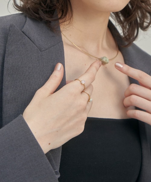 unsheer(アンシアー)の「gem stone ring / サイズ調節可能(リング・レディース・ローズ系2/ホワイト×シルバー/ライトイエロー系1/ライトグリーン系2/ローズ系1/ホワイト×ゴールド/ライトイエロー系2/ライトグリーン系1・FREE)」の10枚目の写真