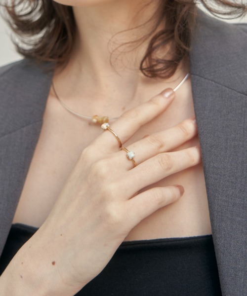 unsheer(アンシアー)の「gem stone ring / サイズ調節可能(リング・レディース・ローズ系2/ホワイト×シルバー/ライトイエロー系1/ライトグリーン系2/ローズ系1/ホワイト×ゴールド/ライトイエロー系2/ライトグリーン系1・FREE)」の11枚目の写真