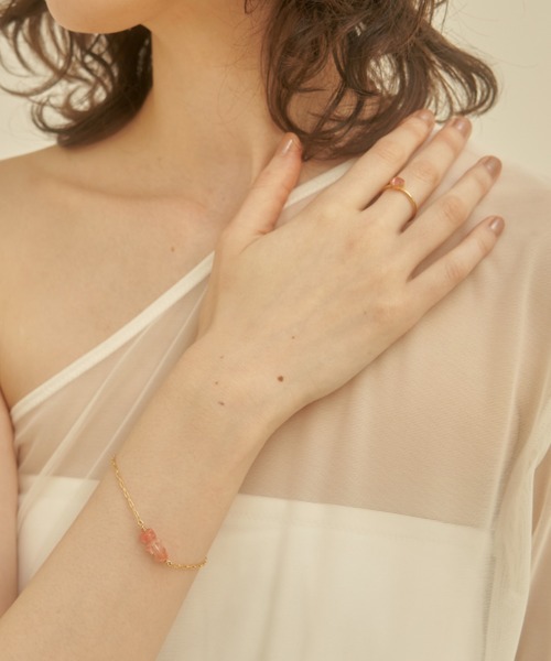 unsheer(アンシアー)の「gem stone ring / サイズ調節可能(リング・レディース・ローズ系2/ホワイト×シルバー/ライトイエロー系1/ライトグリーン系2/ローズ系1/ホワイト×ゴールド/ライトイエロー系2/ライトグリーン系1・FREE)」の16枚目の写真