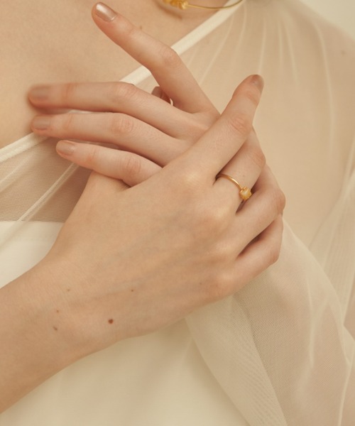 unsheer(アンシアー)の「gem stone ring / サイズ調節可能(リング・レディース・ローズ系2/ホワイト×シルバー/ライトイエロー系1/ライトグリーン系2/ローズ系1/ホワイト×ゴールド/ライトイエロー系2/ライトグリーン系1・FREE)」の20枚目の写真