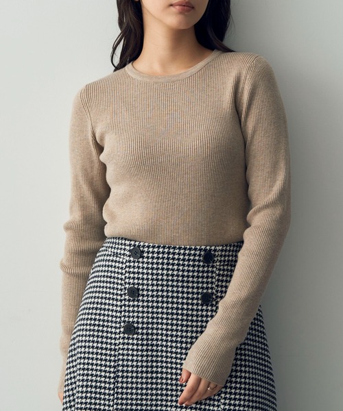 YECCA VECCA（イェッカヴェッカ）の「クルーネックリブ編みニット（ニット/セーター・レディース・ブラック/ベージュ/レッド/オフホワイト・FREE）」の3枚目の写真