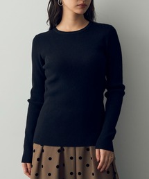 クルーネックリブ編みニット