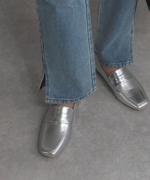 minia（ミニア）の「スクエアトゥコインローファー（ローファー・レディース・ブラック/シルバー/ブラック系1/アイボリー・LL/S/M/L）」の4枚目の写真